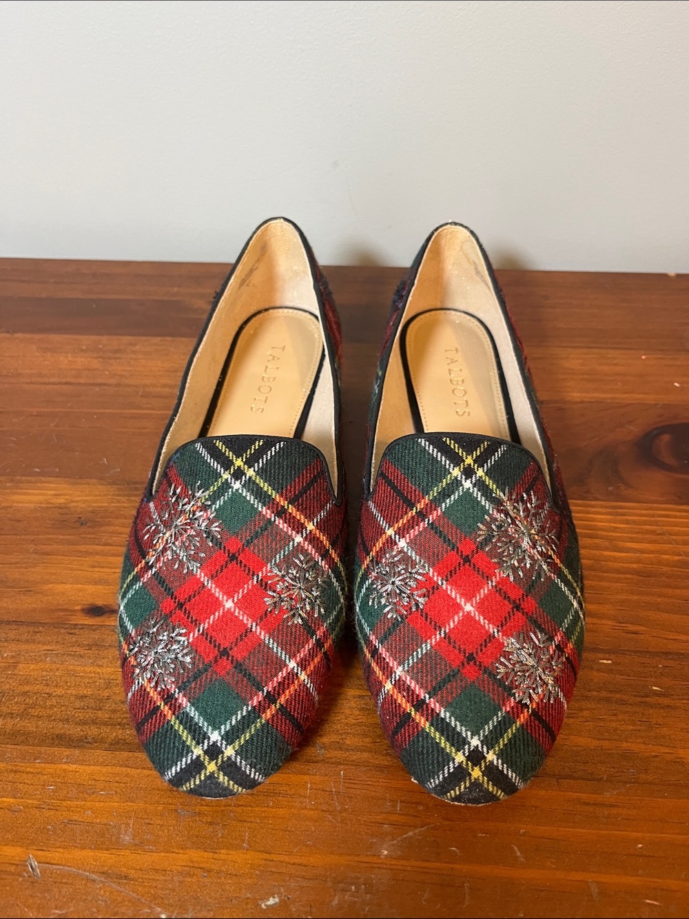Talbots Ryan Embroidered Snowflake Loafers in Tartan Plaid, Size 9